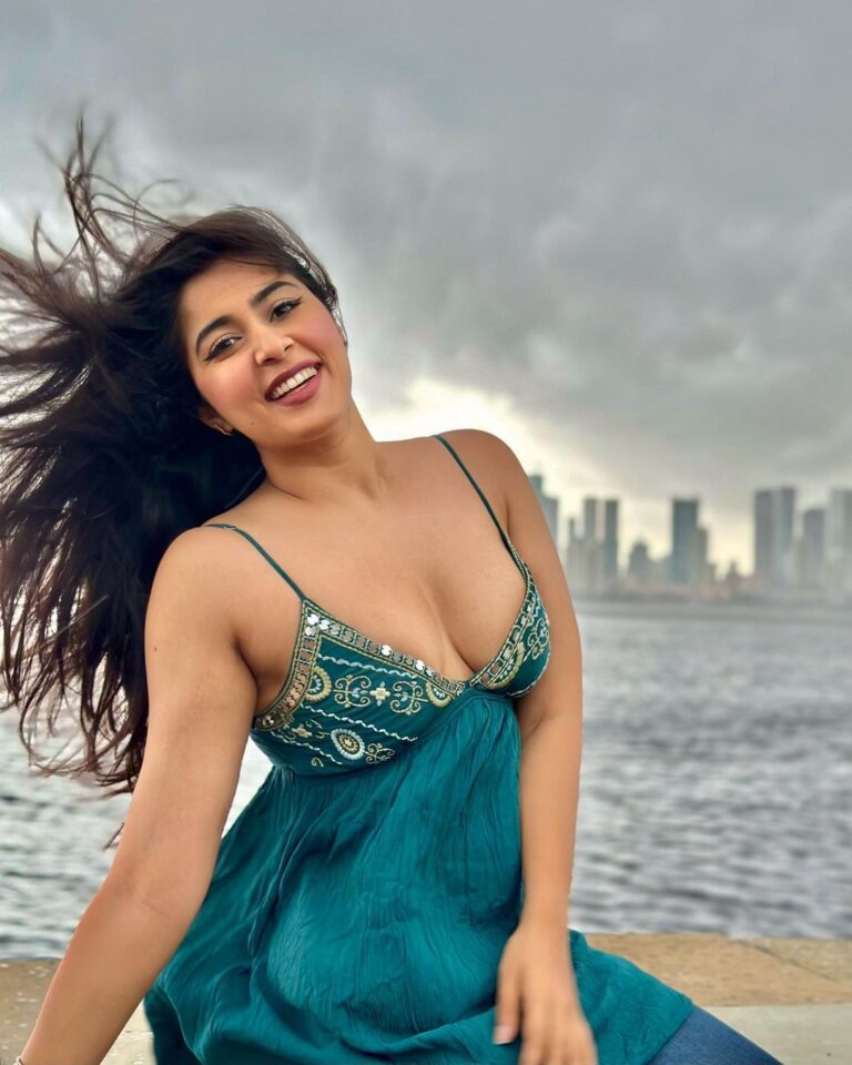 Nikita Sharma photos are going viral