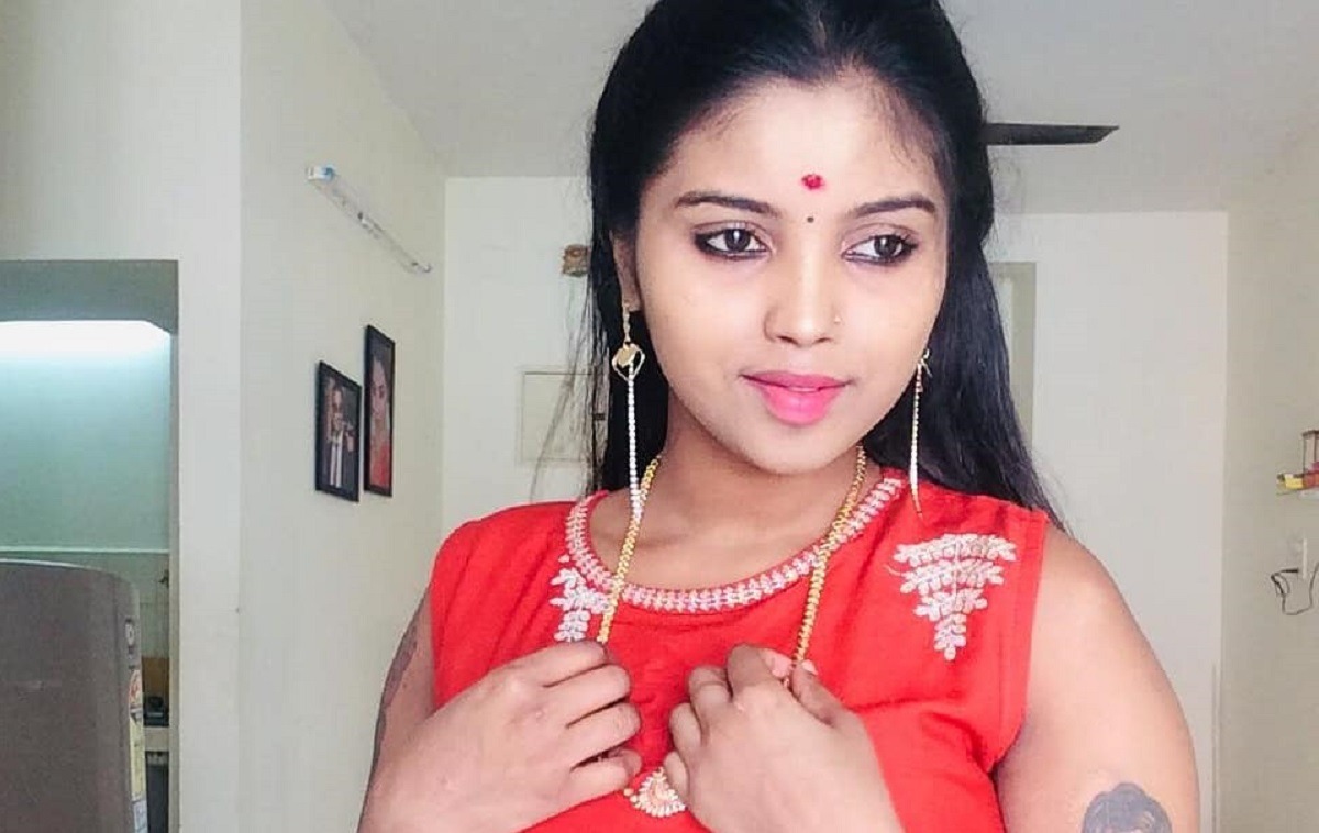 TikTok Elakkiya Latest Photos