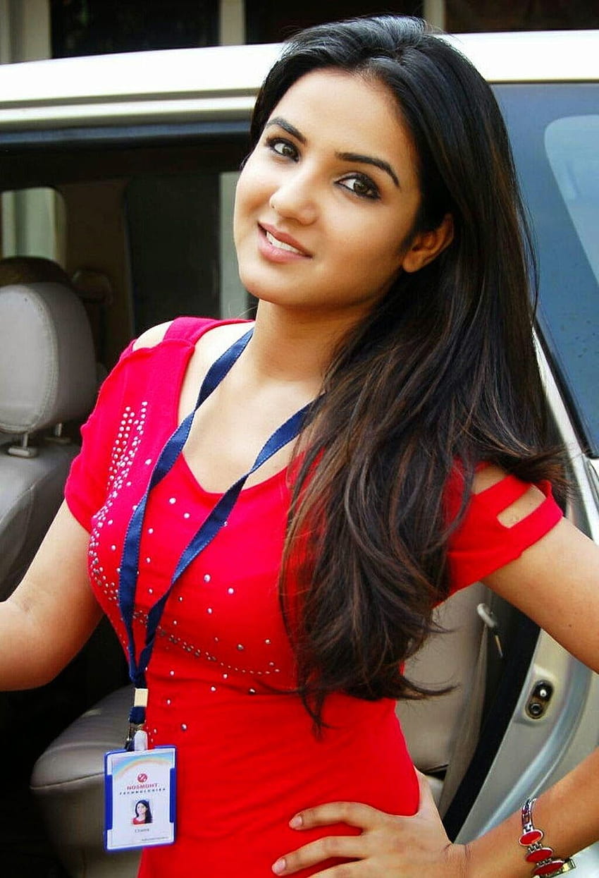 Actress Jasmin Bhasin 