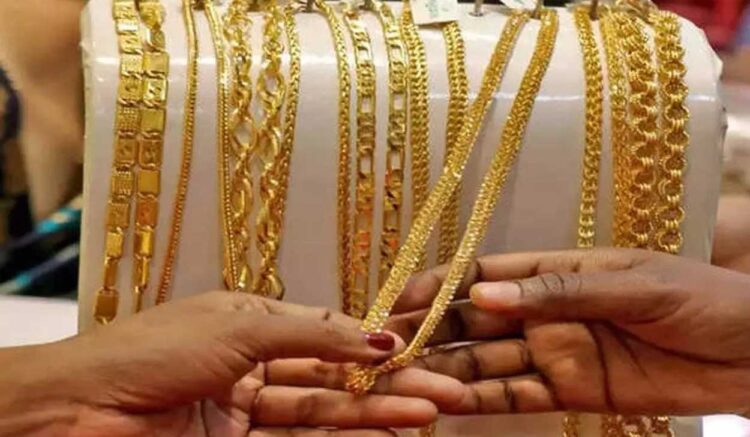 Gold Price Update: ஒரு சவரன் நகை 2 லட்சத்தை தொடும்..! பொருளாதார நிபுணர் சொன்ன அதிர்ச்சி தகவல்..!